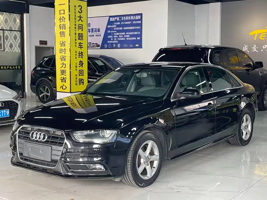 Audi A4L 2015 Бензин