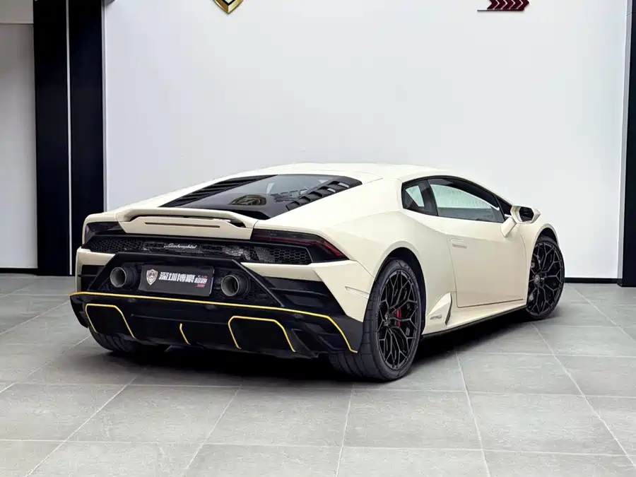 Lamborghini Huracán 2021 Бензин