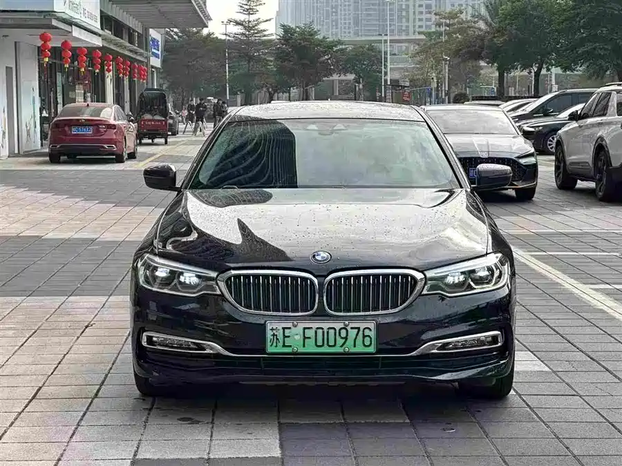 BMW 5 Series EV 2018 Подключаемый гибрид