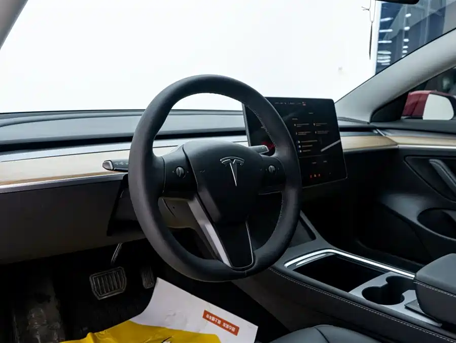 Tesla Model 3 2023 Электрический