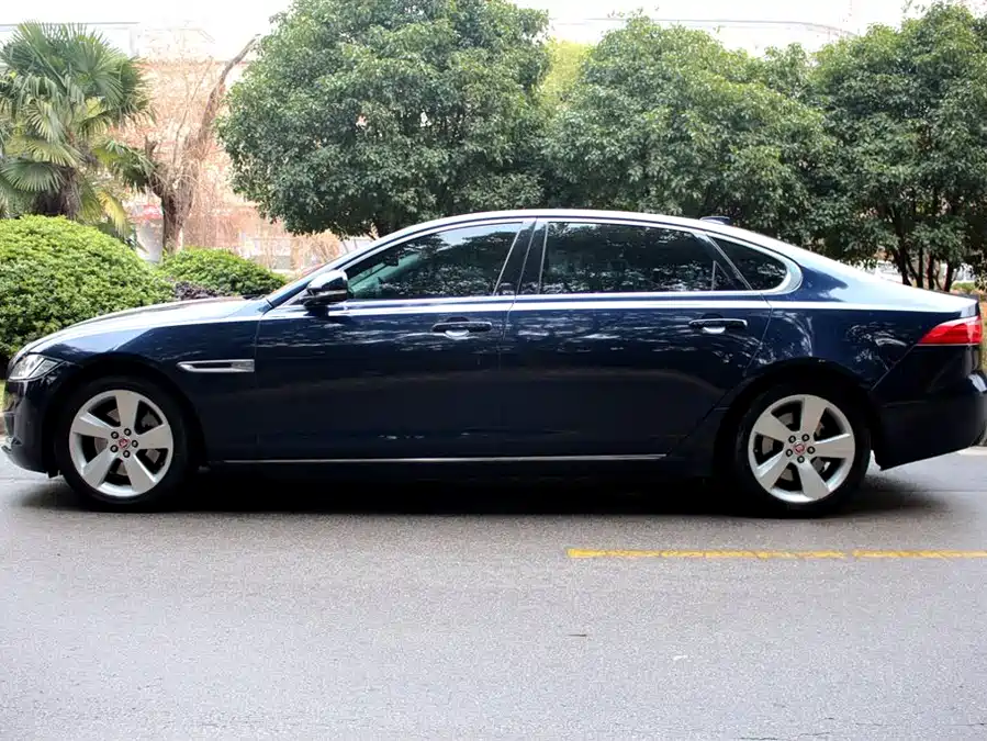 Jaguar XFL 2019 Бензин