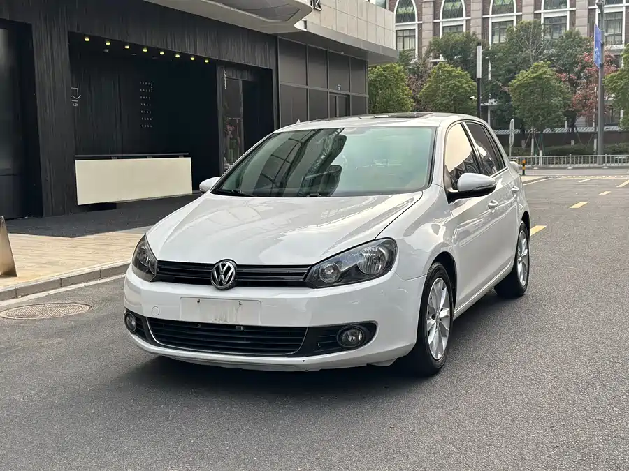 Volkswagen Golf 2012 Бензин