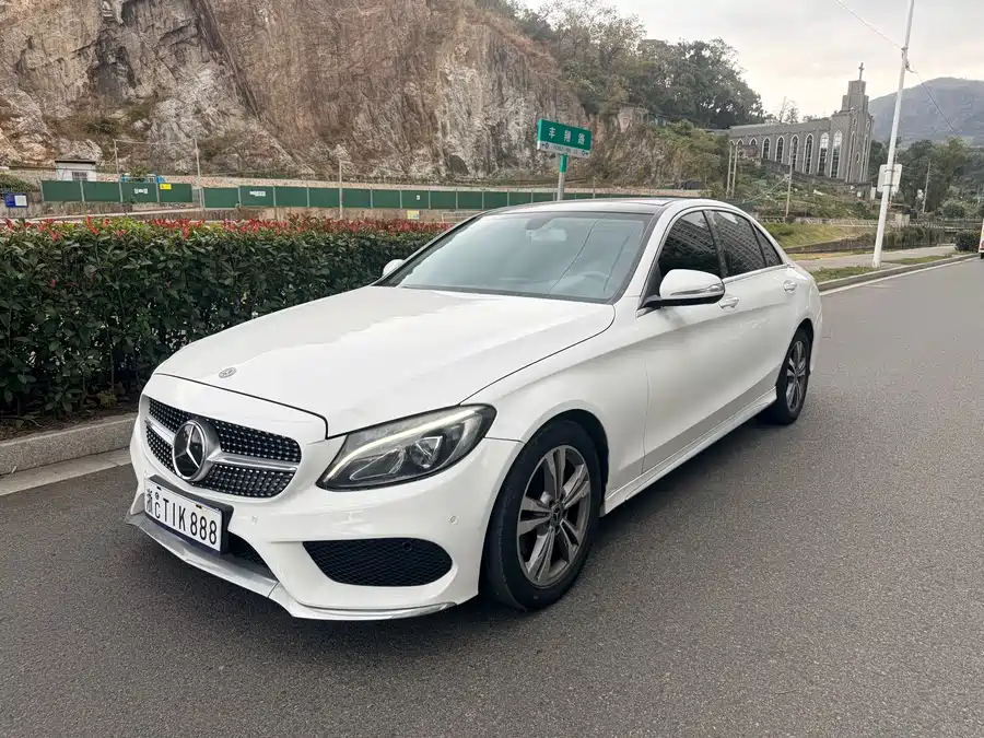 Mercedes-Benz C-Class 2017 Бензин