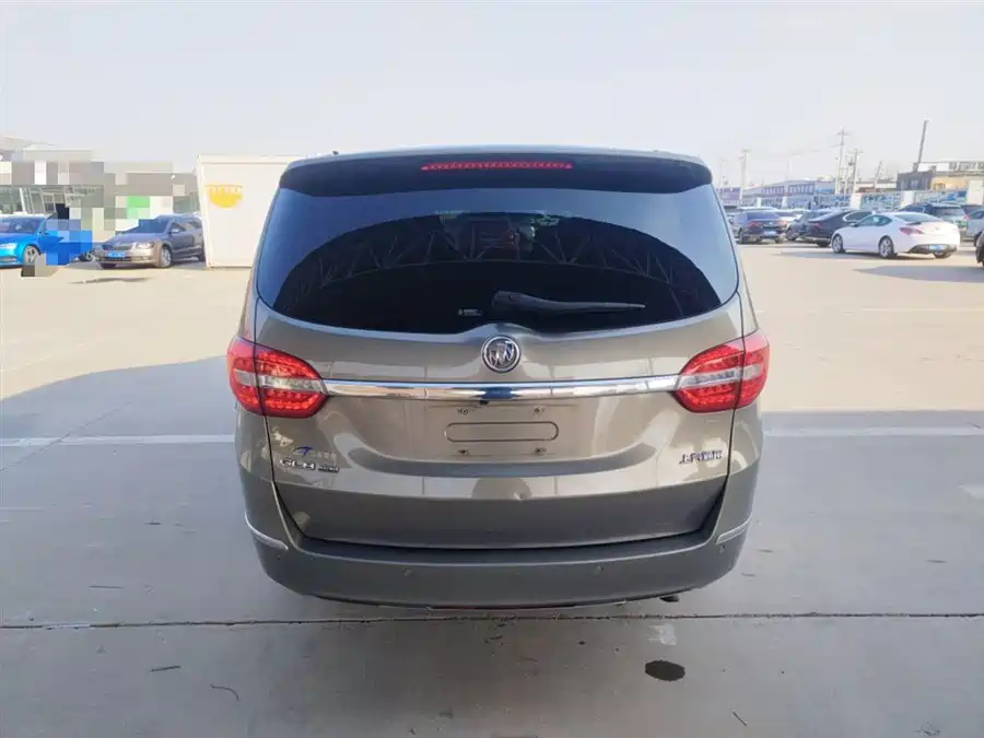 Buick GL8 2017 Бензин