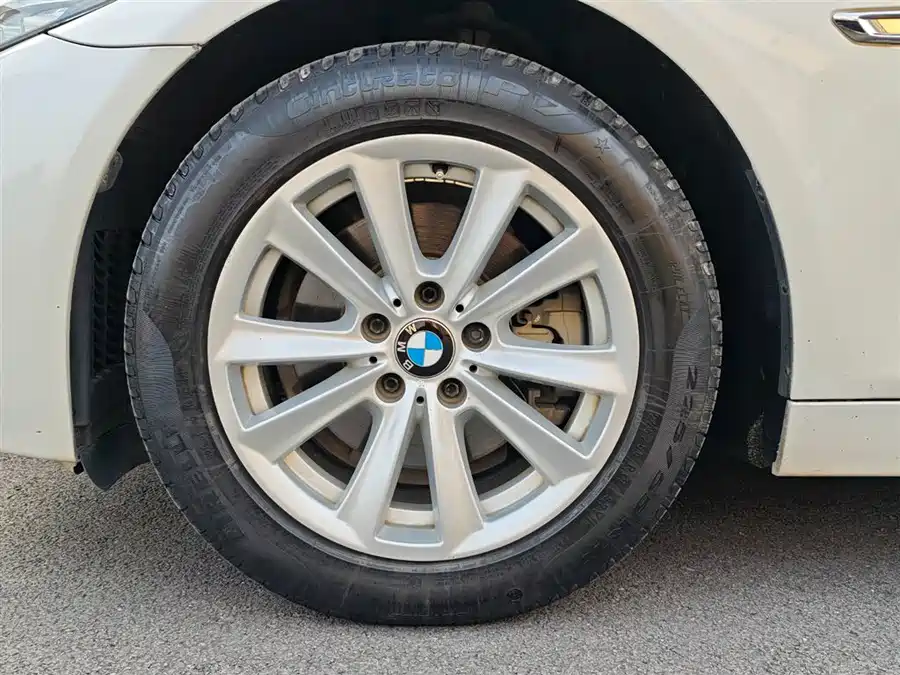 BMW 5 Series 2017 Бензин