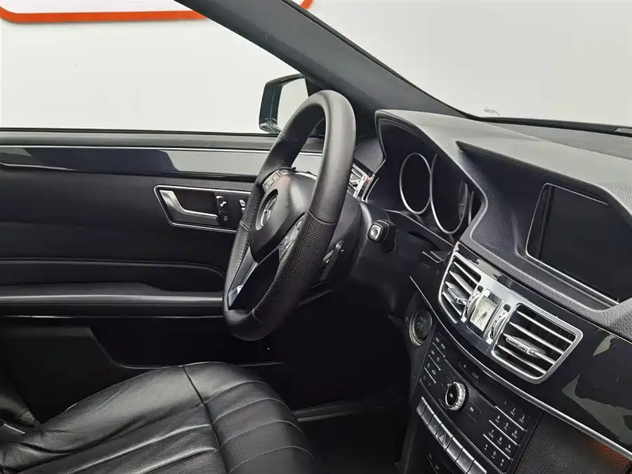 Mercedes-Benz E-Class 2016 Бензин