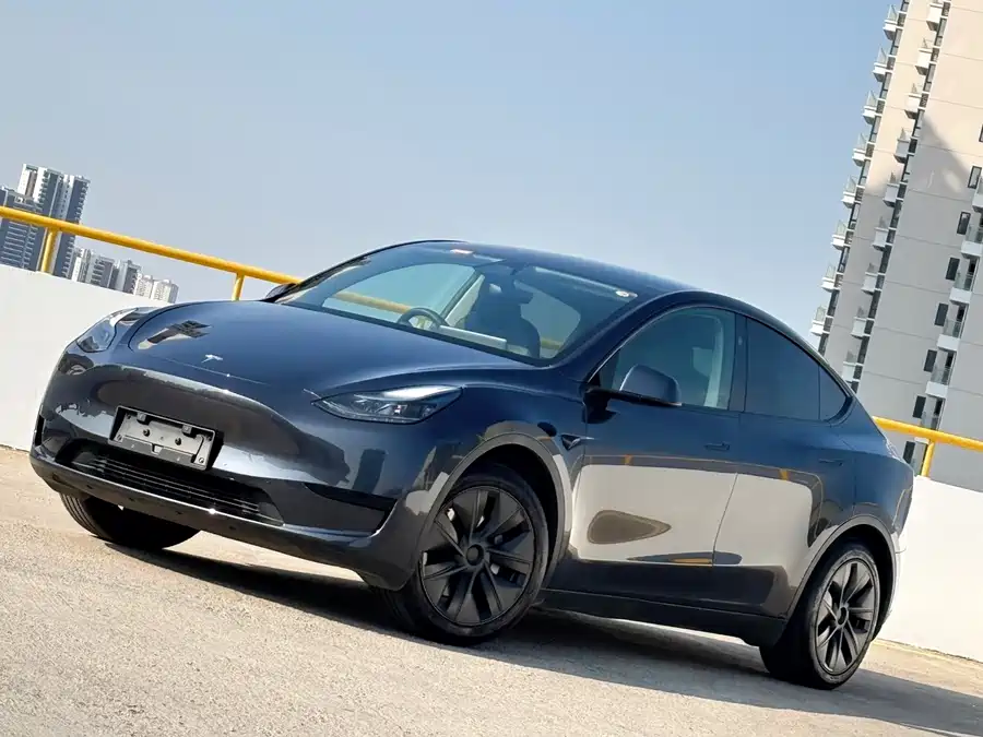 Tesla Model Y 2024 Электрический