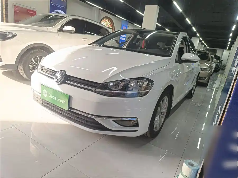 Volkswagen Golf 2020 Бензин