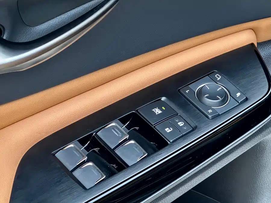 Lexus ES 2023 Гибрид