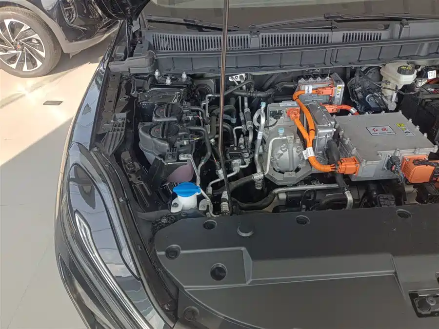 Hongqi E-QM5 2024 Электрический