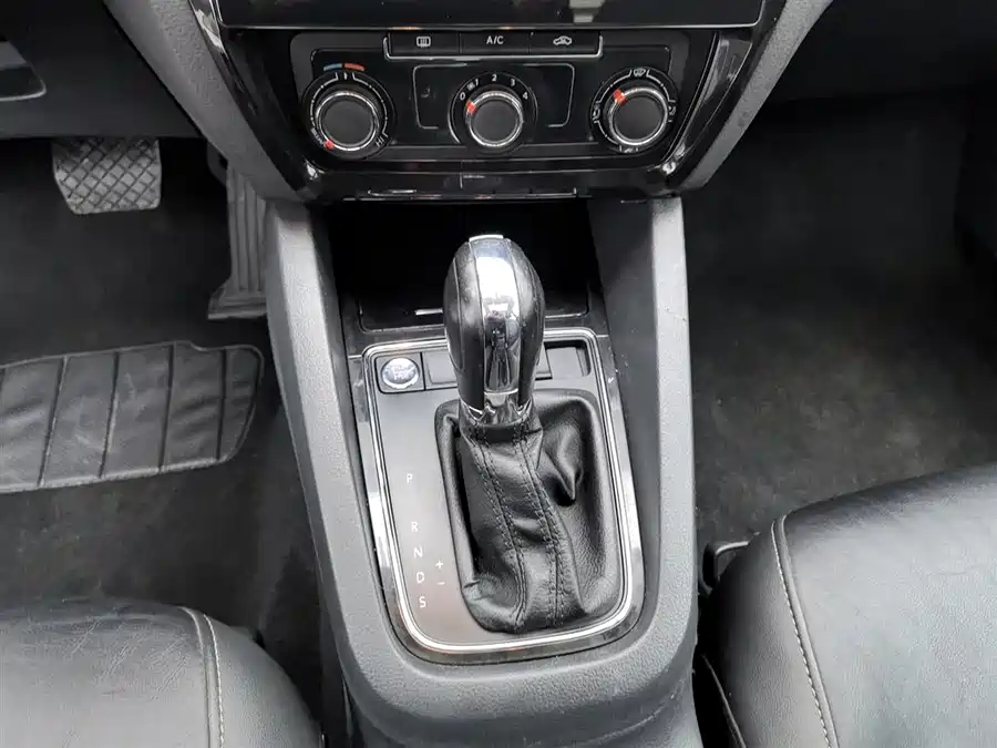 Volkswagen Sagitar 2018 Бензин