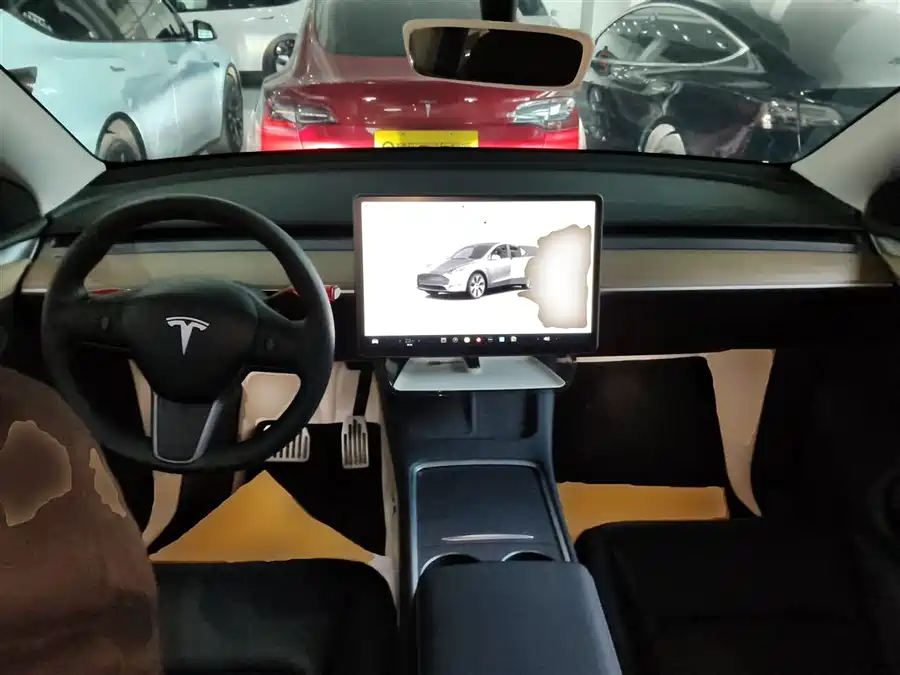 Tesla Model Y 2023 Электрический