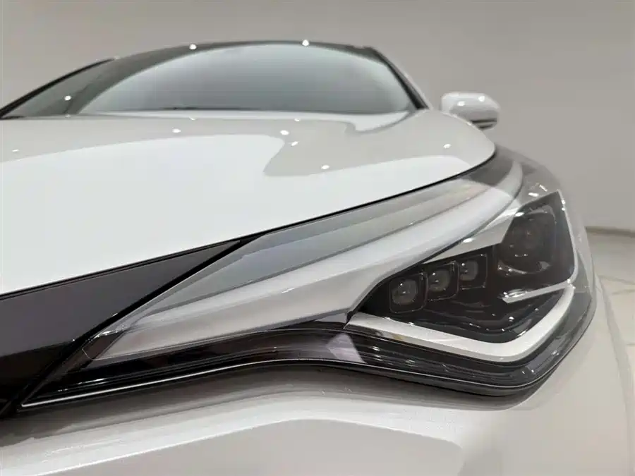 Toyota C-HR 2021 Бензин