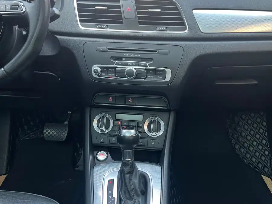 Audi Q3 2014 Бензин