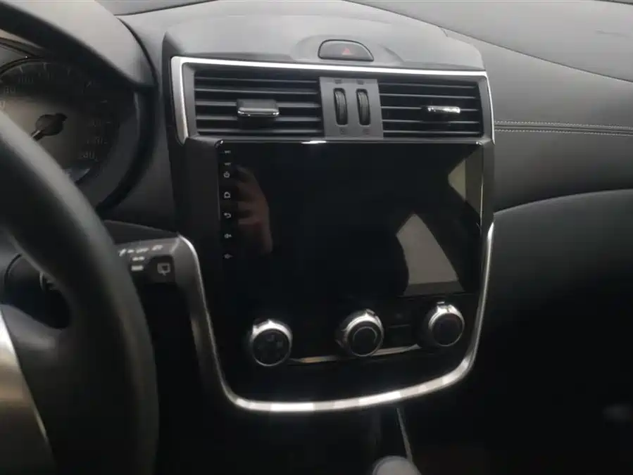 Nissan  Tiida 2024 Бензин