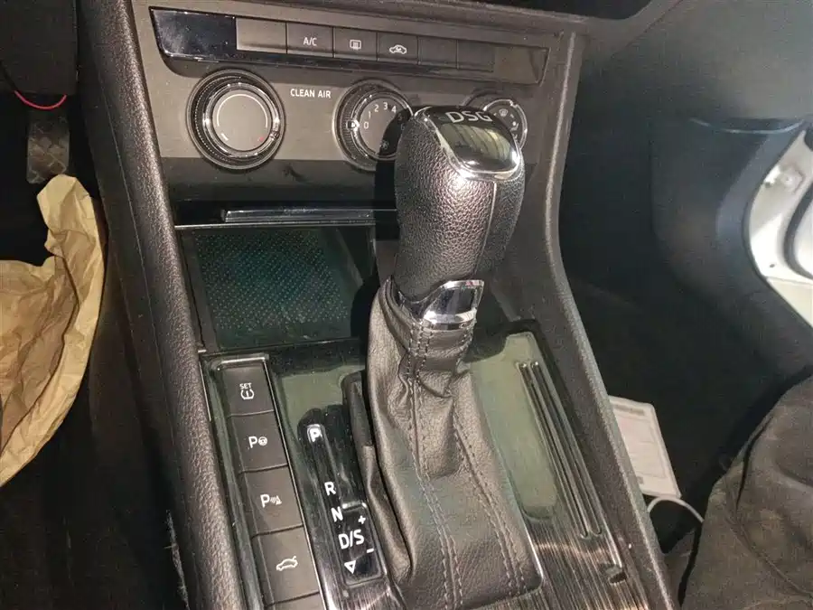 Skoda Superb 2018 Бензин