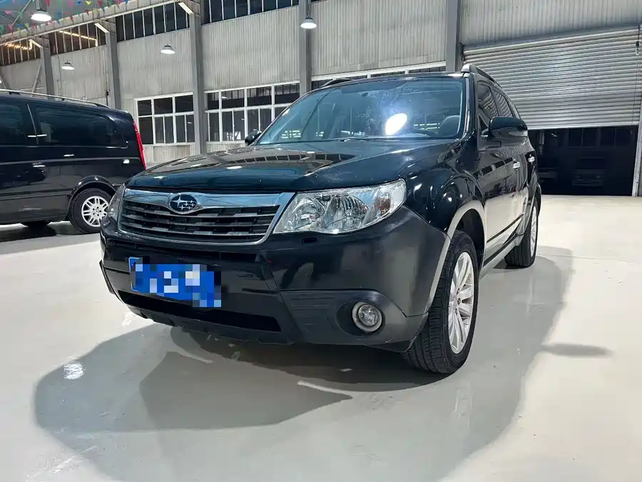 Subaru Forester 2012 Бензин