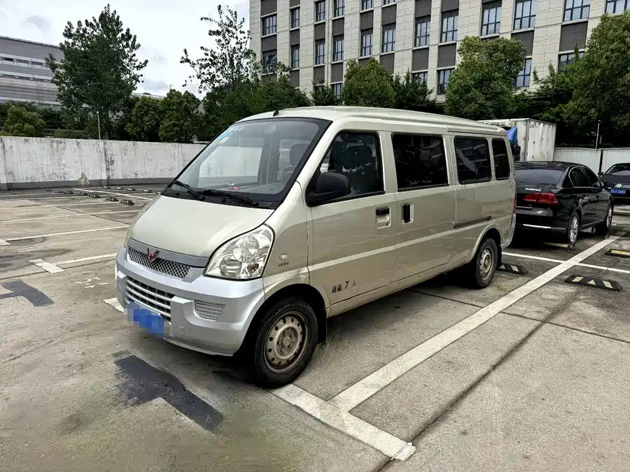 Wuling Rongguang 2014 Бензин