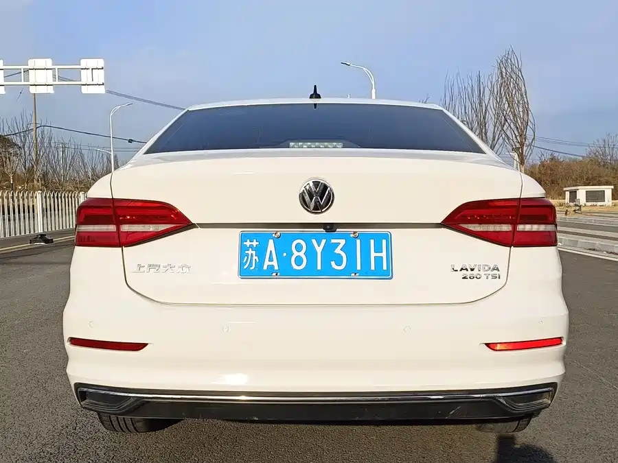 Volkswagen Lavida 2020 Бензин