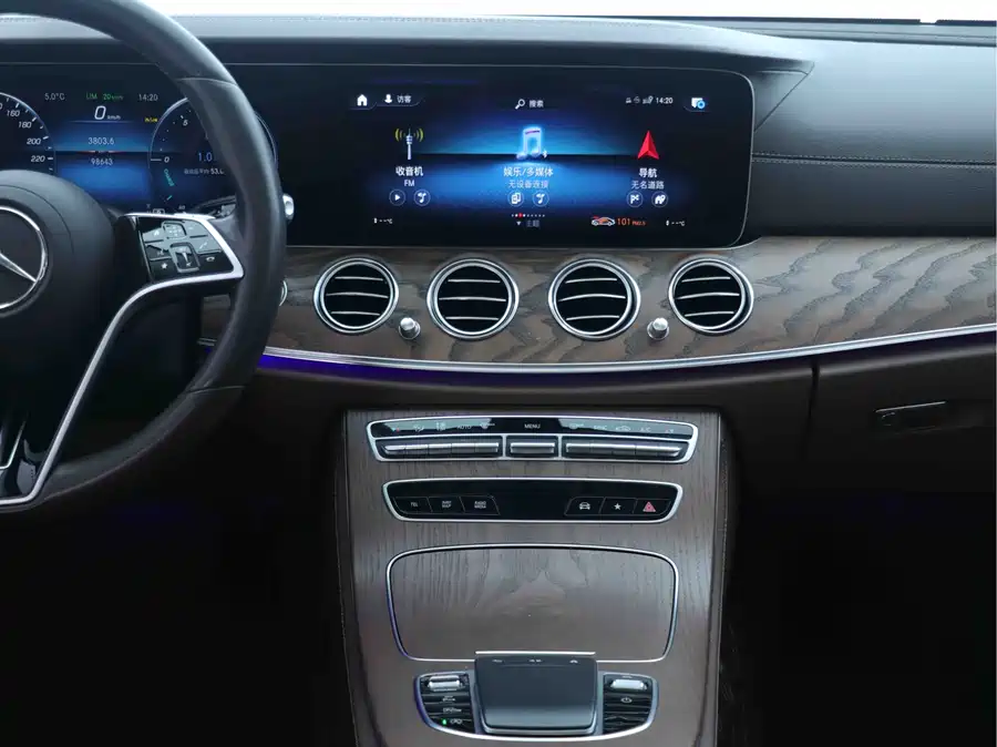 Mercedes-Benz E-Class 2023 Бензин