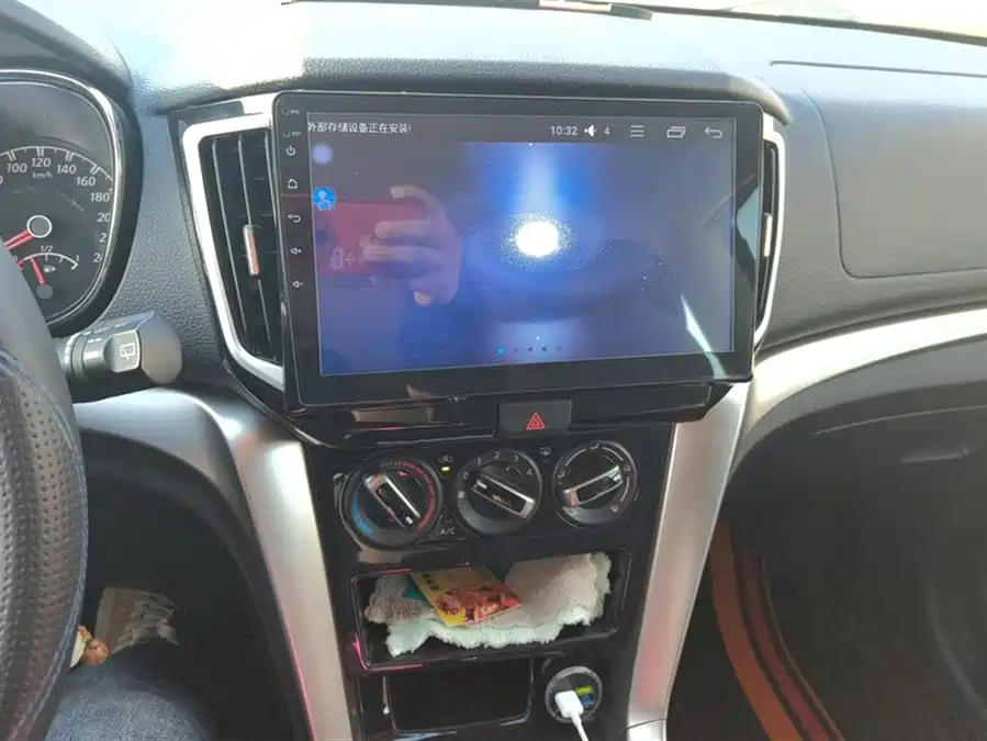 Venucia T70 2018 Бензин