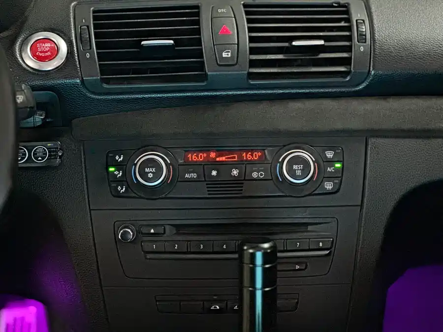 BMW 1 Series 2011 Бензин