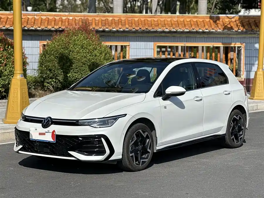 Volkswagen Golf 2025 Бензин