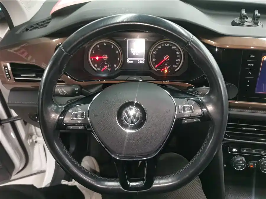 Volkswagen Tharu 2020 Бензин