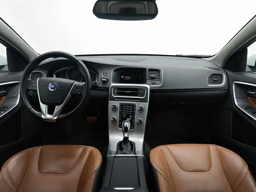 Volvo S60 2016 Бензин