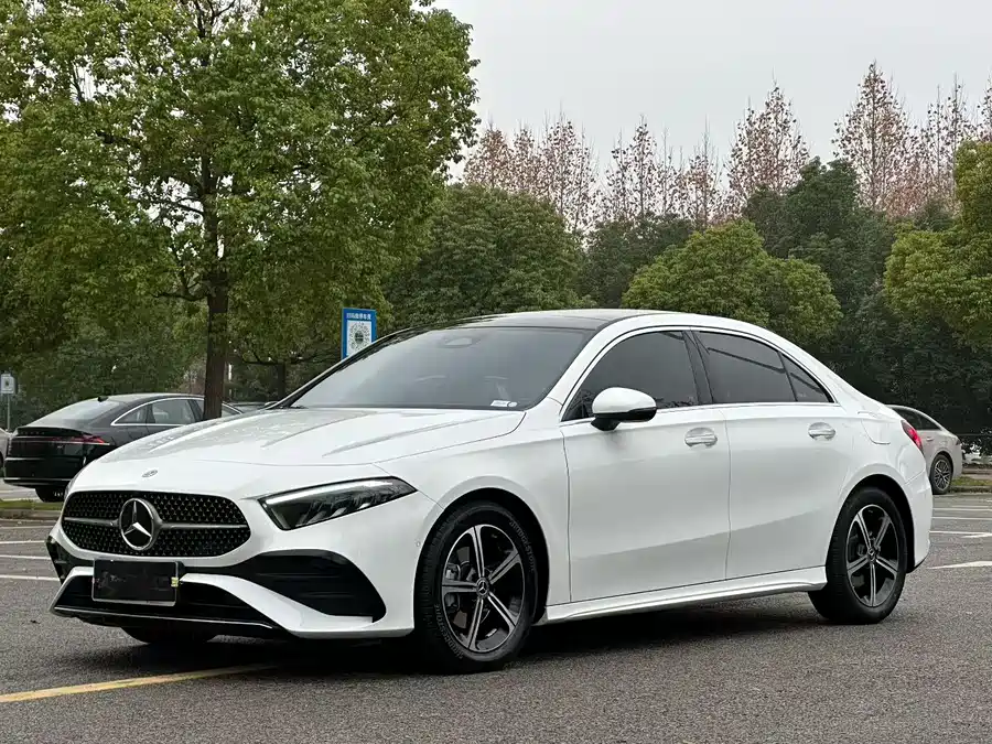 Mercedes-Benz A-Class 2023 Бензин