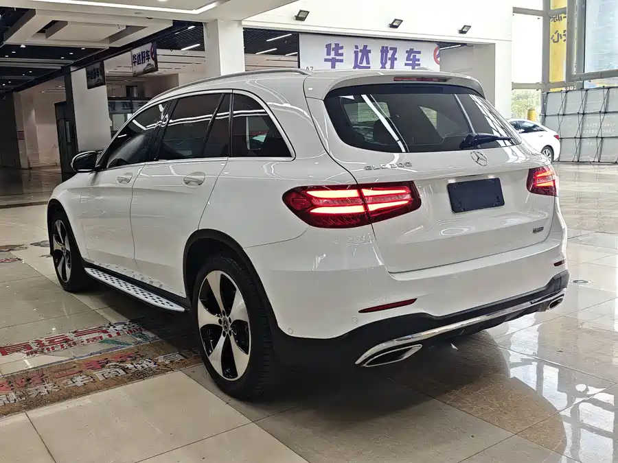 Mercedes-Benz GLC 2018 Бензин