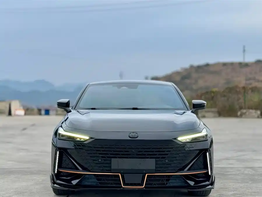 Changan UNI-V 2024 Бензин