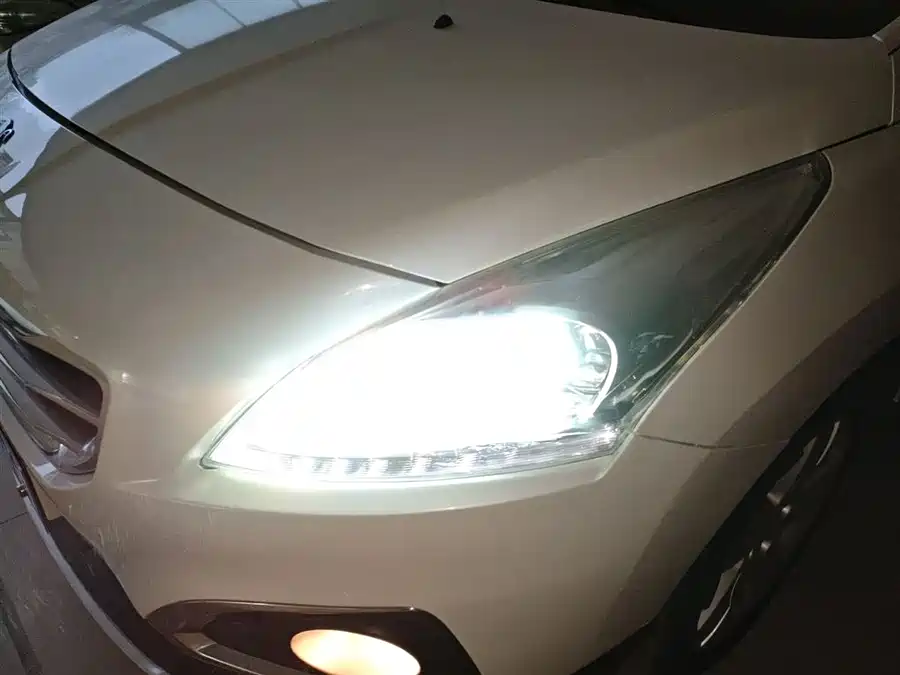 Peugeot 3008 2016 Бензин