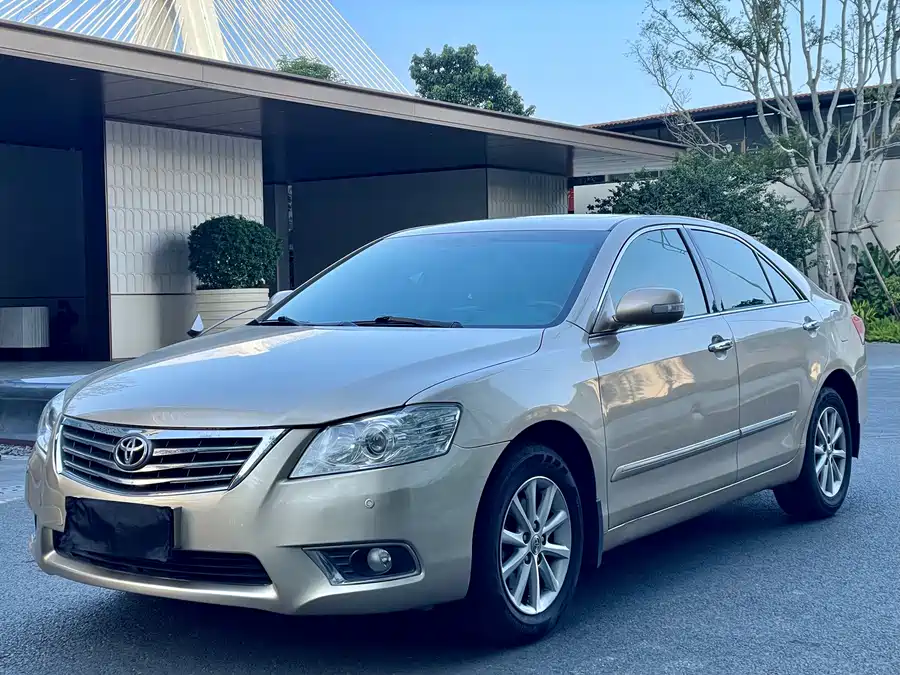 Toyota Camry 2011 Бензин