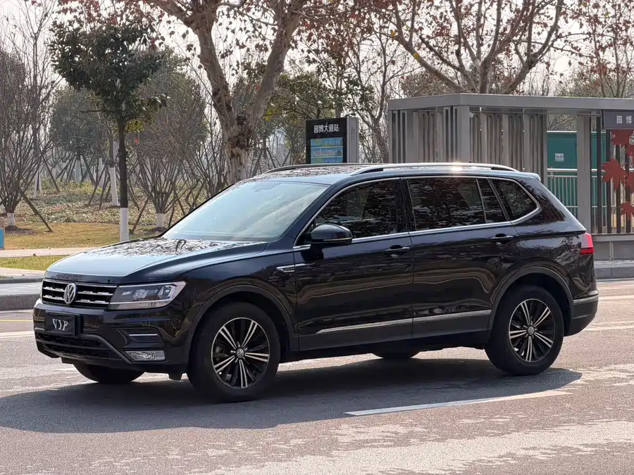 Volkswagen Tiguan L 2019 Бензин