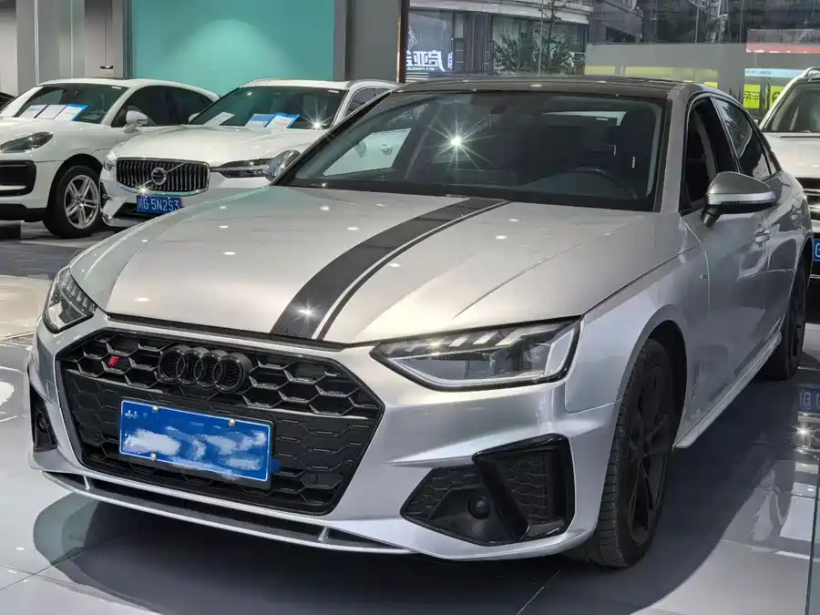 Audi A4L 2021 Бензин