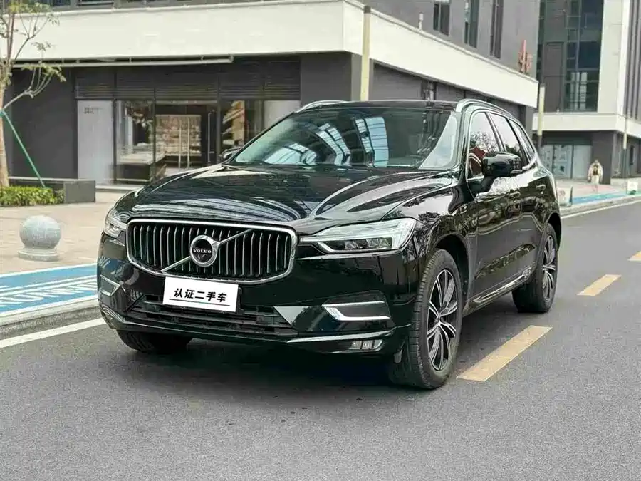 Volvo XC60 2018 Бензин