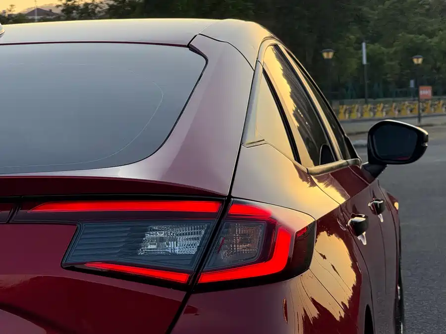 Honda Civic 2023 Бензин