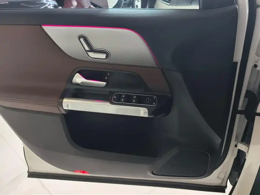 Mercedes-Benz GLB 2022 Бензин