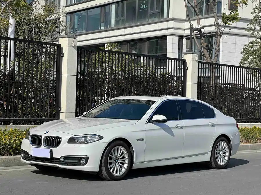 BMW 5 Series 2017 Бензин