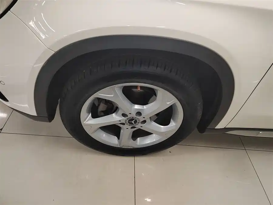 Mercedes-Benz GLA 2017 Бензин