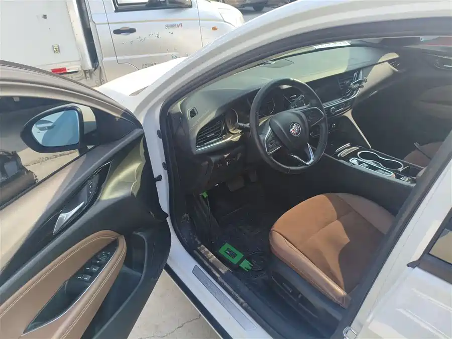 Buick Regal 2021 Бензин