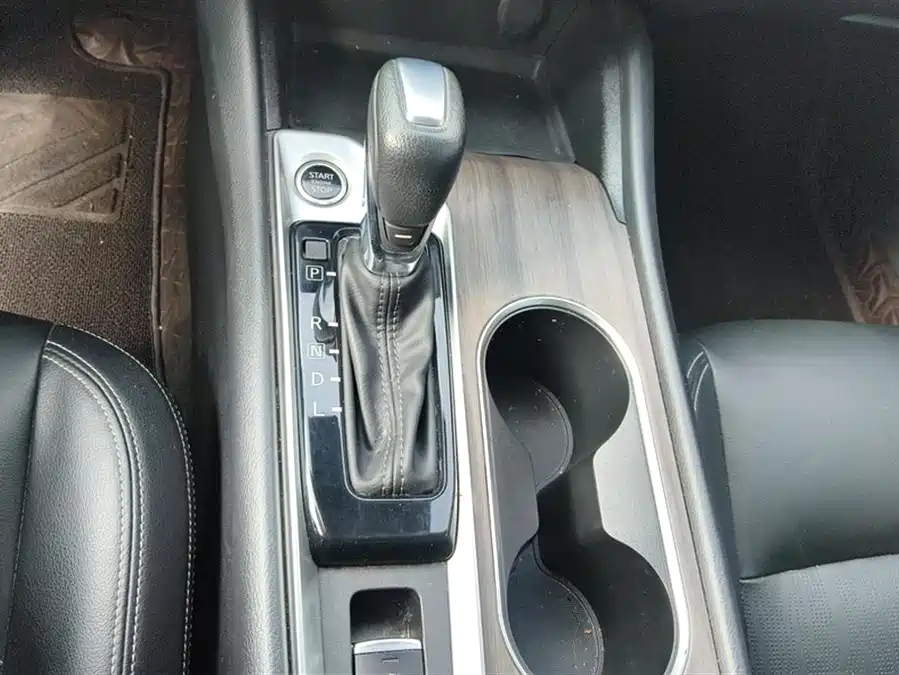 Nissan Altima 2022 Бензин