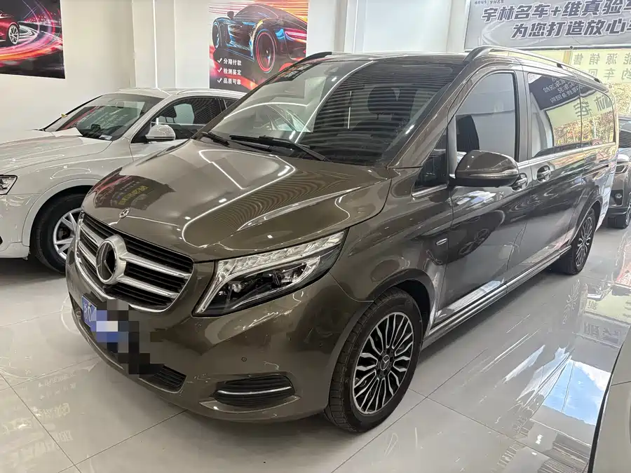 Mercedes-Benz V-Class 2017 Бензин