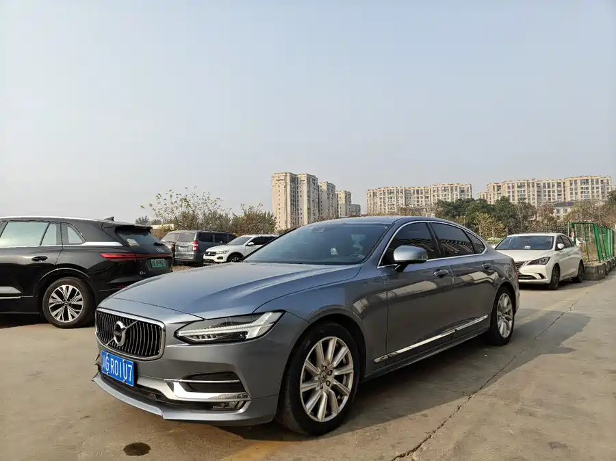 Volvo S90 2019 Бензин