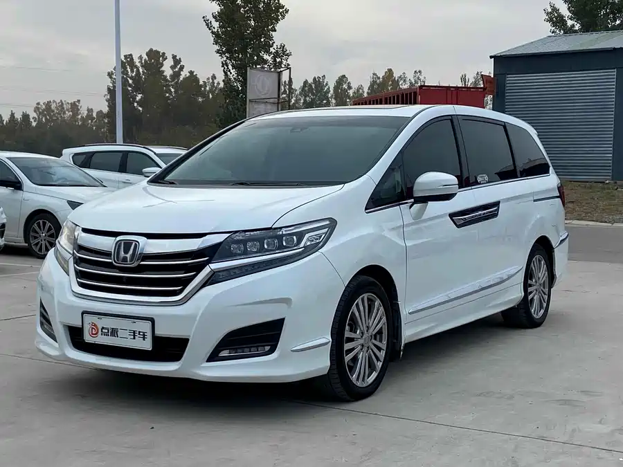 Honda Elysion 2019 Бензин