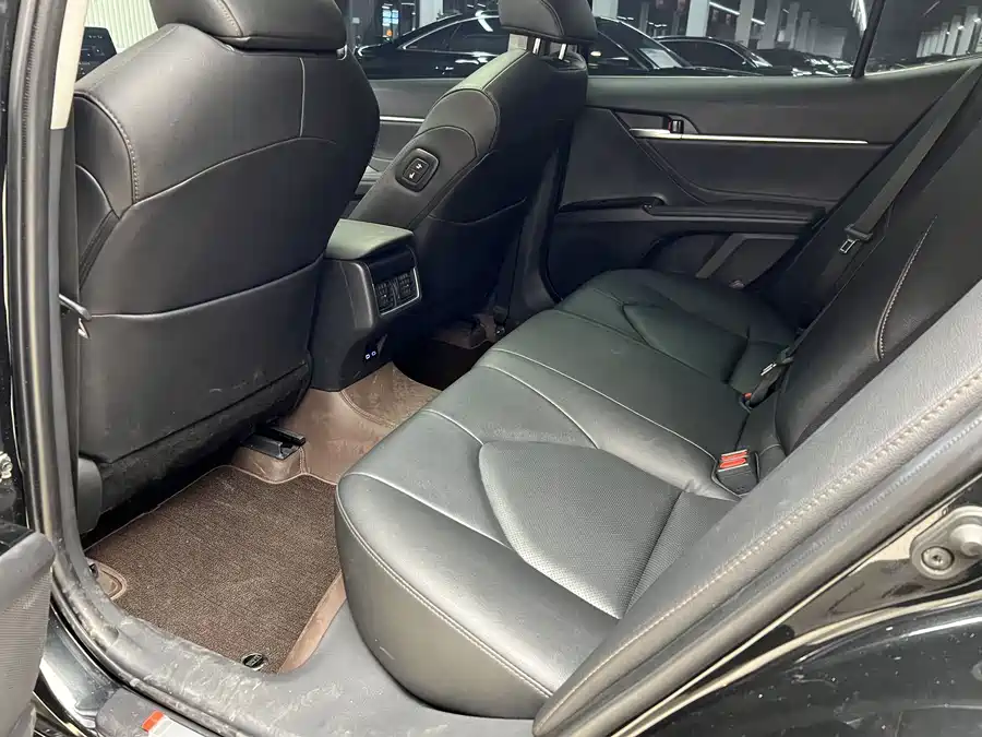 Toyota Camry 2024 Бензин