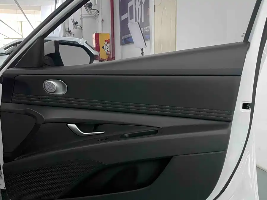 Hyundai Elantra 2022 Бензин