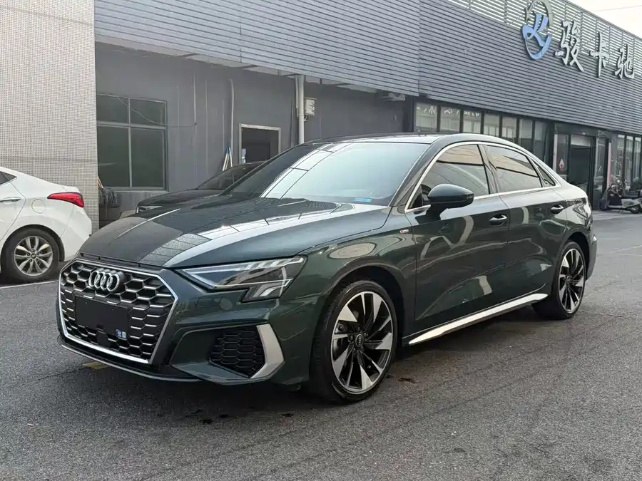 Audi A3 2023 Бензин