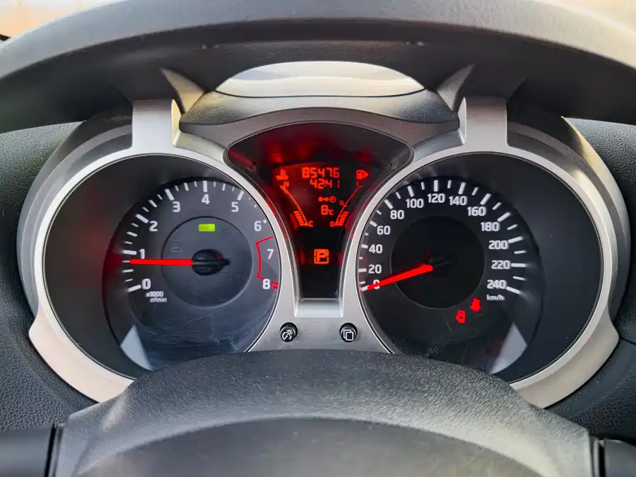 Infiniti ESQ 2016 Бензин